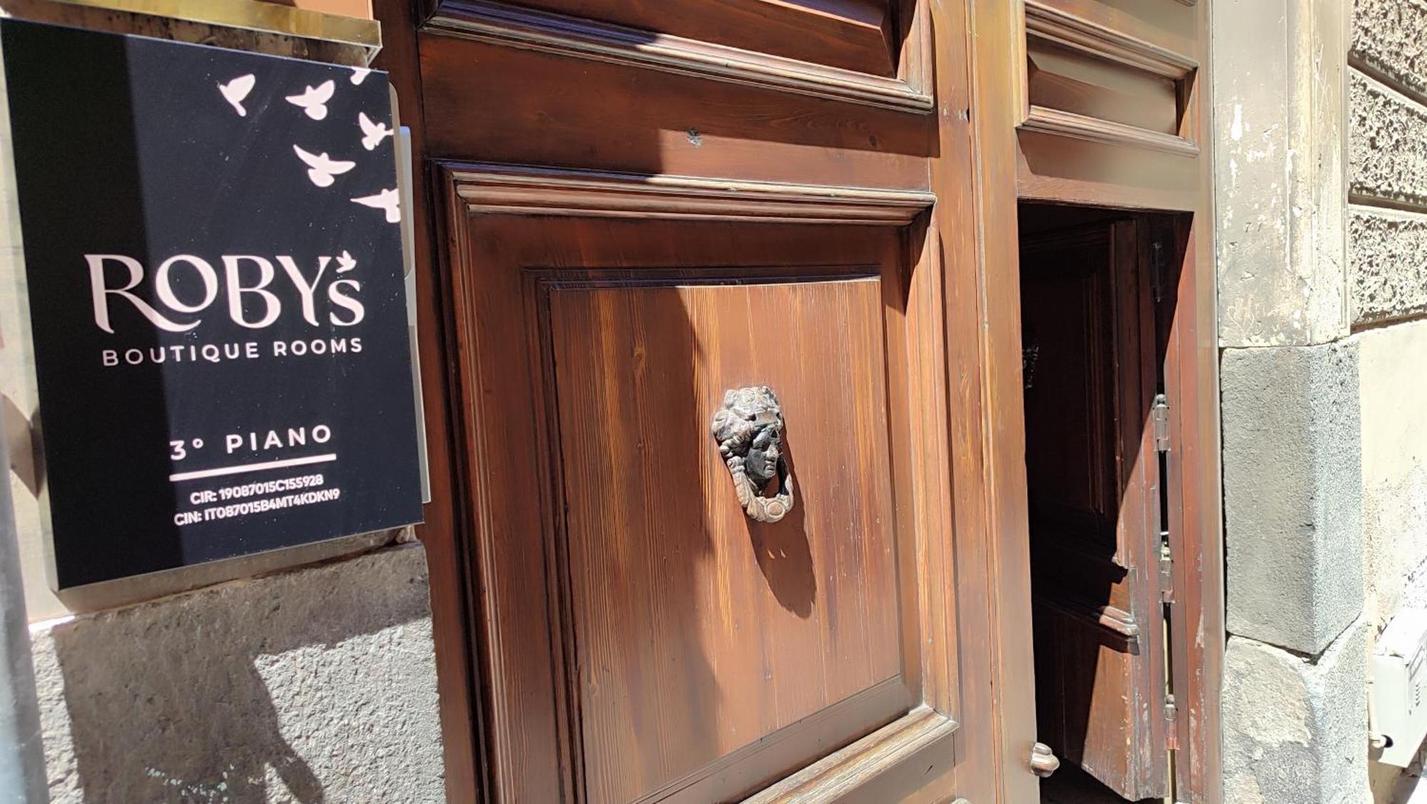 Roby's Boutique - Luxury Bed & Breakfast *