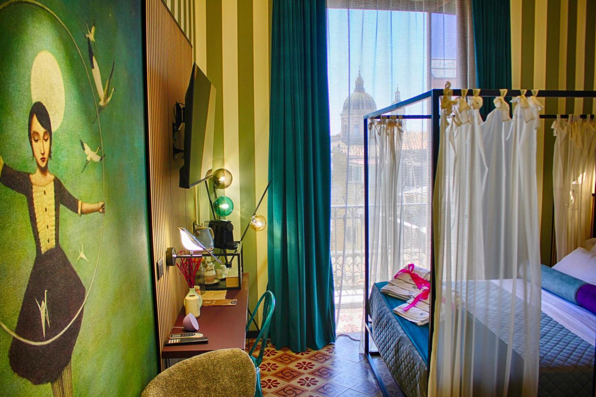Roby's Boutique - Luxury * Catania